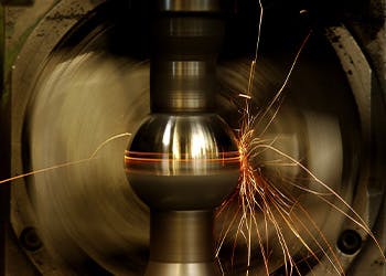 5. LA BOULE SOUDÉE EST TOURNÉE