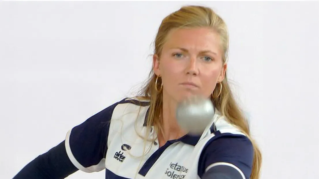 Photo portrait de Julie Cardon, joueuse de pétanque de la Team Obut
