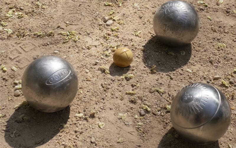 La pétanque, un sport qui se pratique de générations en générations