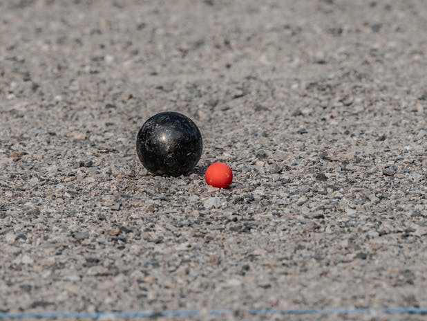 How far to throw the jack