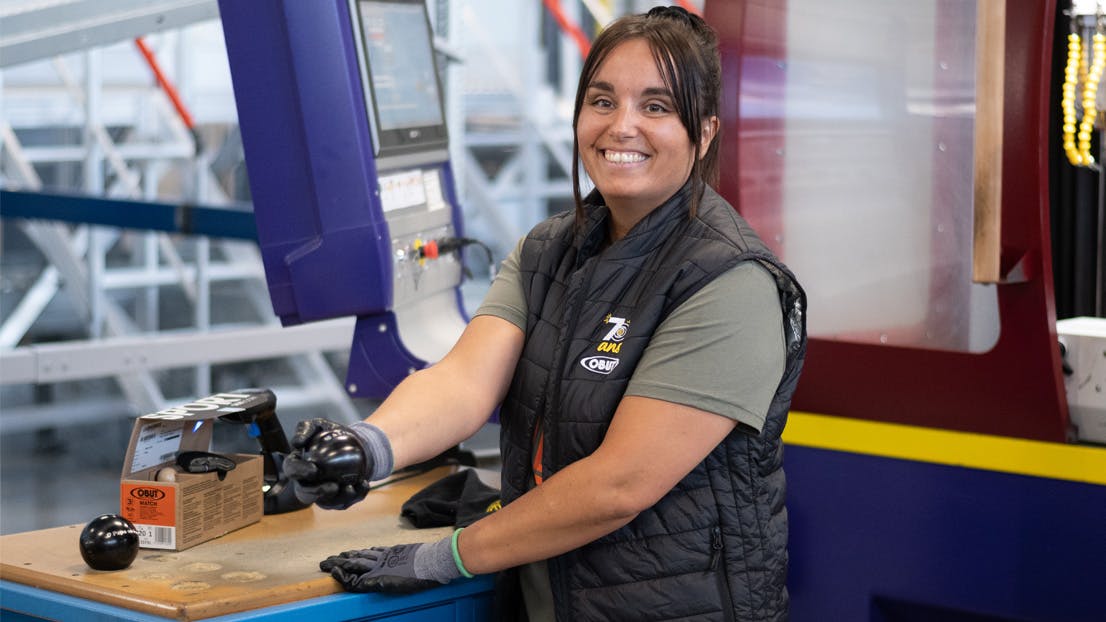 Amandine, les mains expertes derrière chaque boule personnalisée