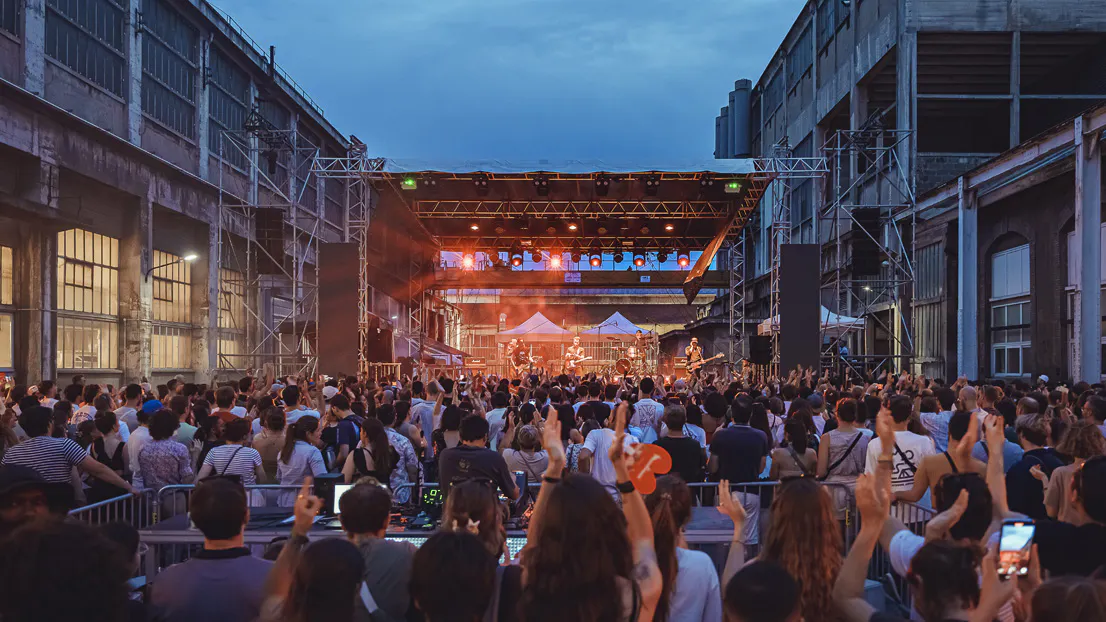 Festivaliers rassemblés lors du Lyon Street Food Festival