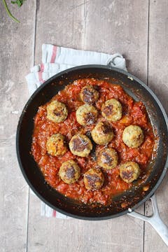 image of fennel polpette in sauce