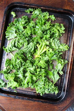 Ready to roast kale leaves
