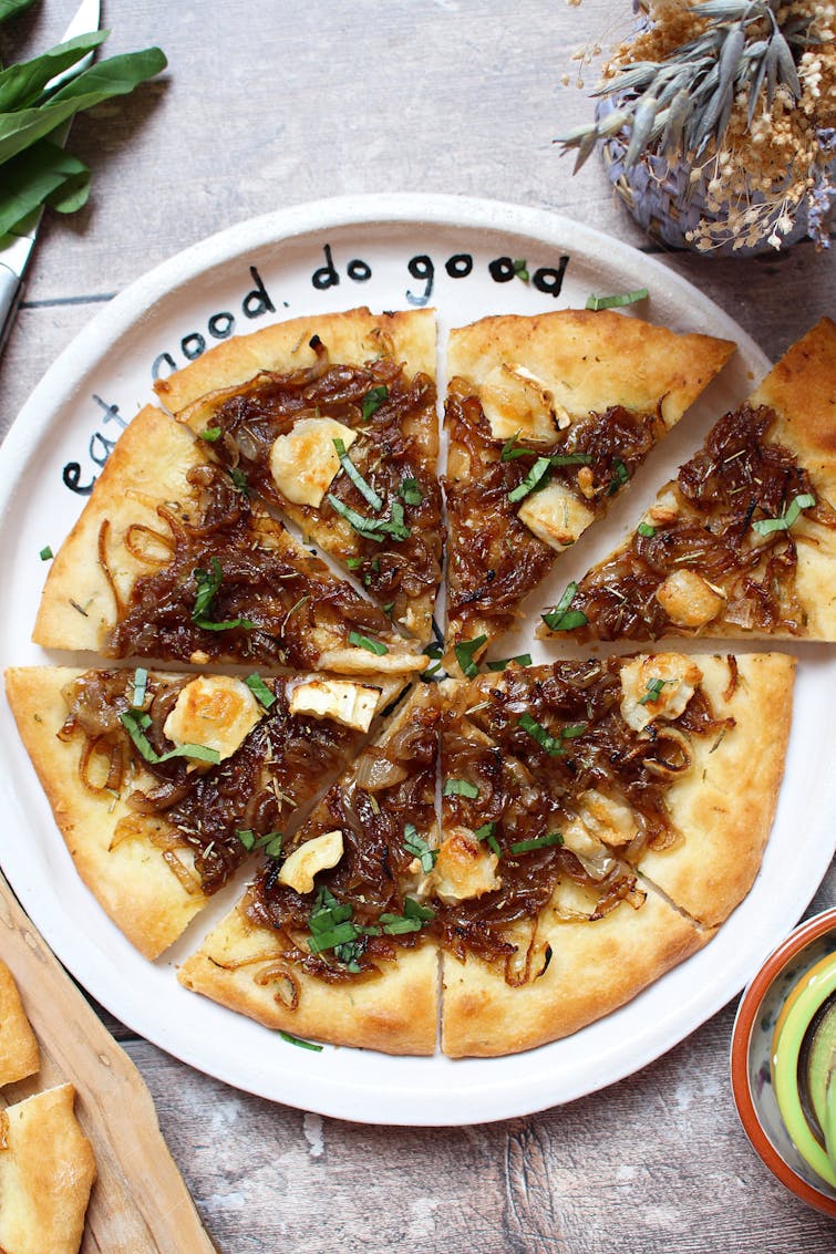 sliced balsamic pizza