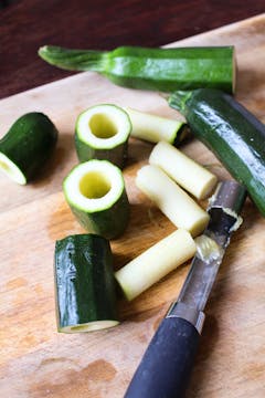 courgette on chopping board 