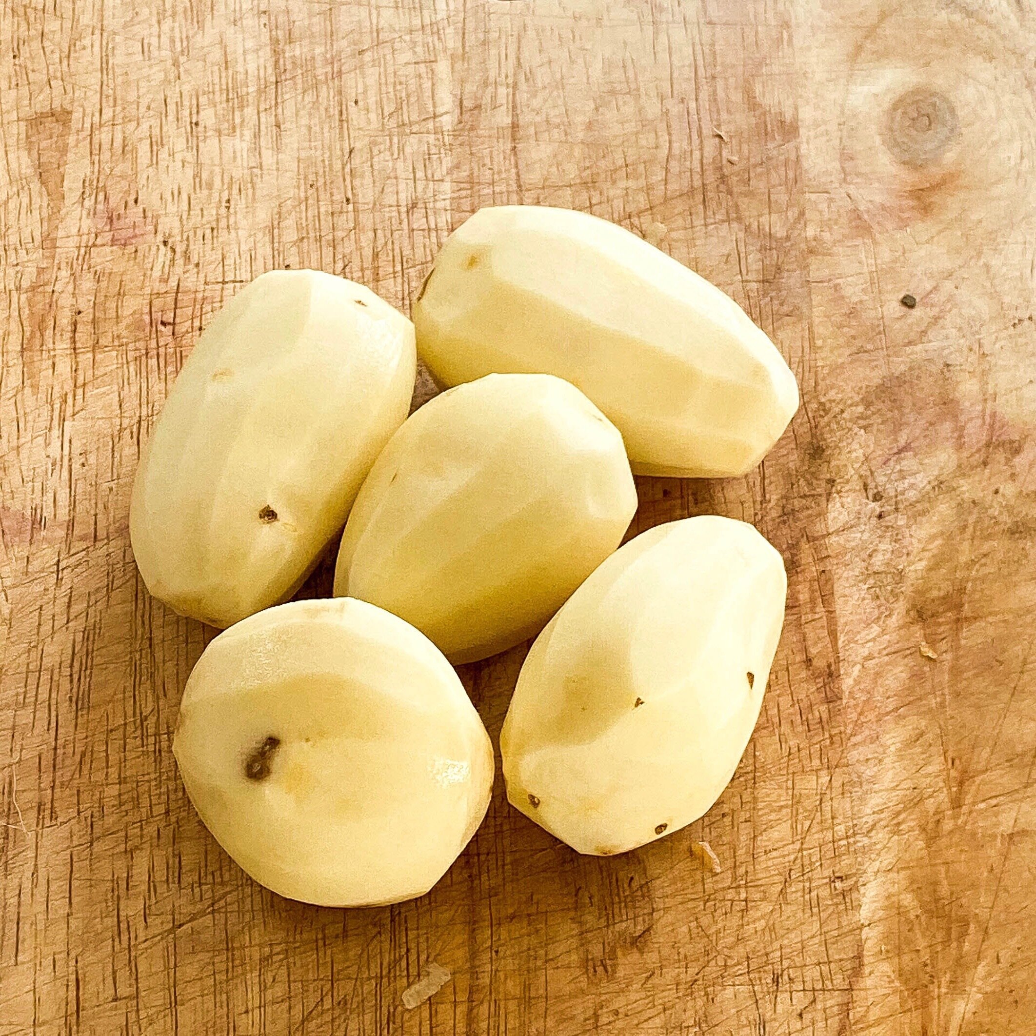 5 peeled potatoes