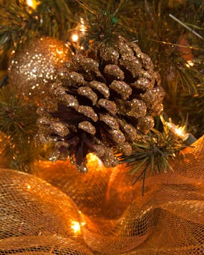 pine cone Christmas tree decoration