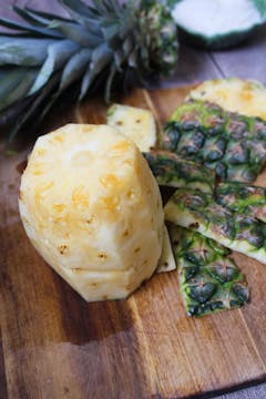 image of sliced pineapple