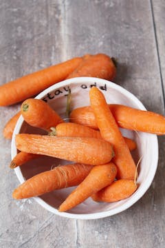 whole medium and small sized carrots