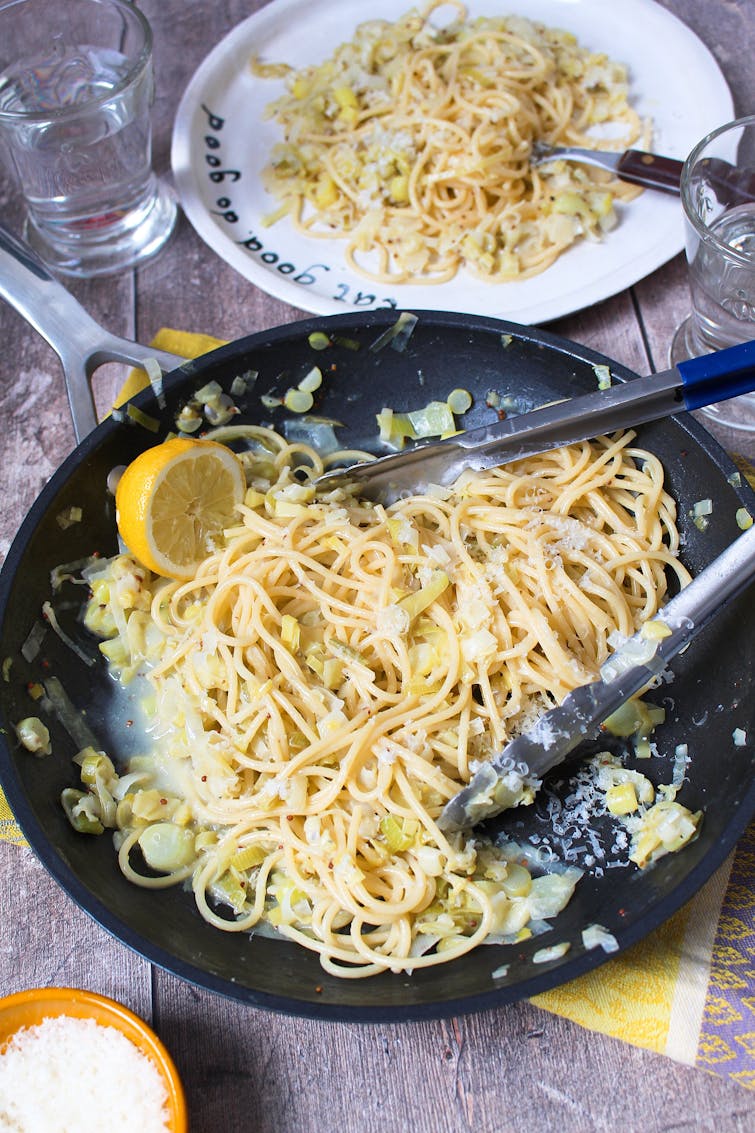 image of creamy leek pasta