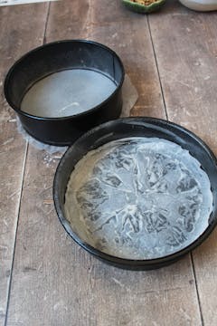 greased baking tray