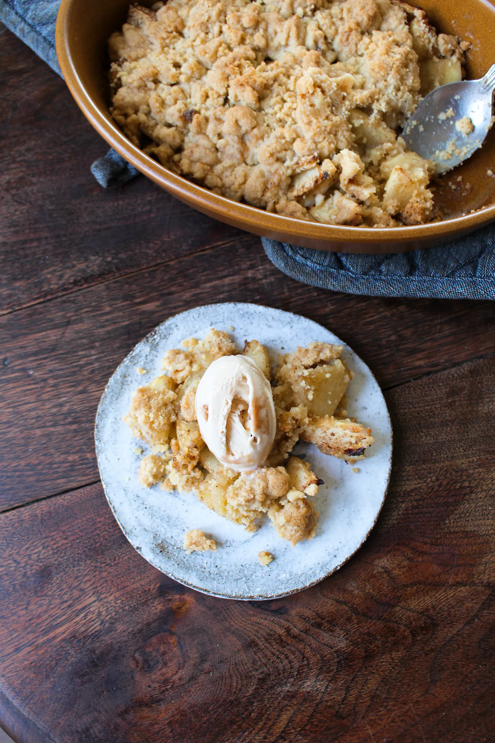 Spiced Pineapple Crumble