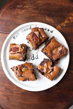 Pear and chocolate brownies in Oddbox plate!