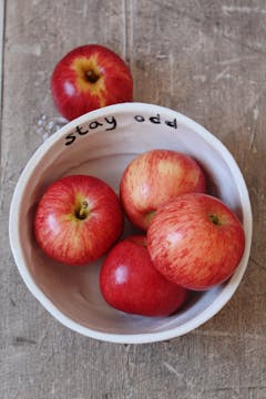 Image of apples in bowl