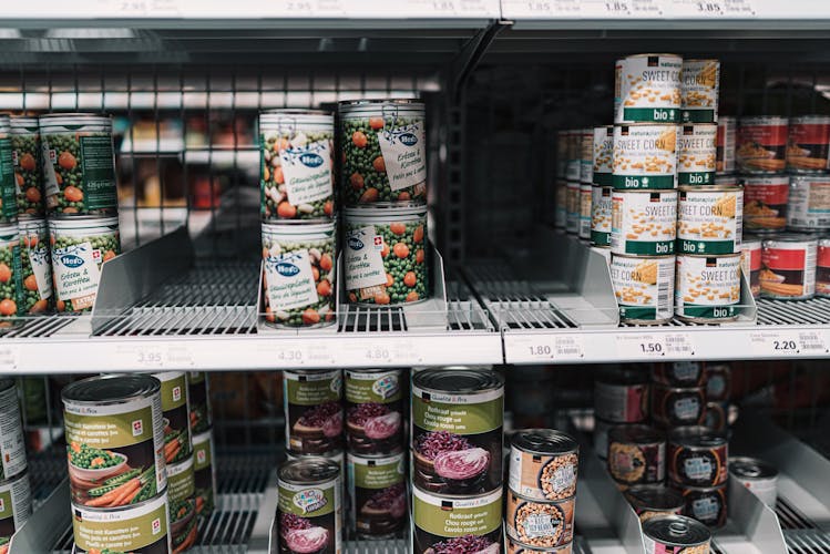 tinned vegetable asile