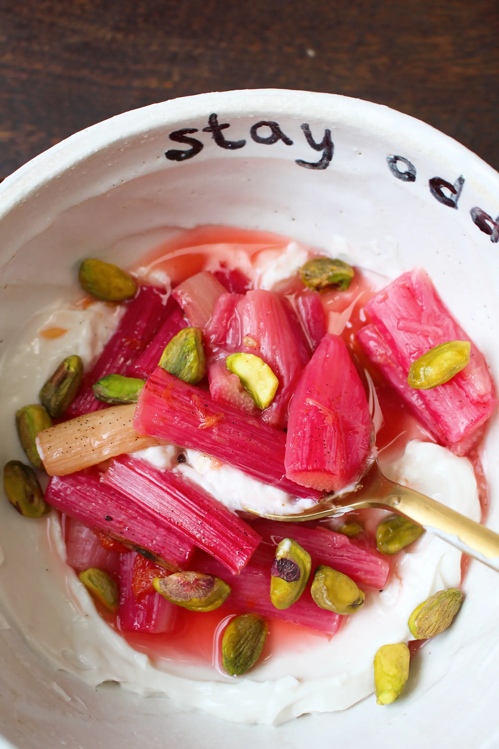 Baked Rhubarb & Pistachio Yoghurt Bowl 