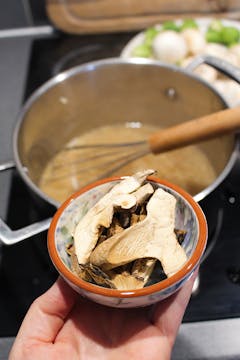 Dried mushroom in small bowl