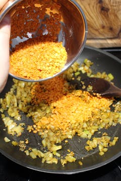 lentils in frying pan