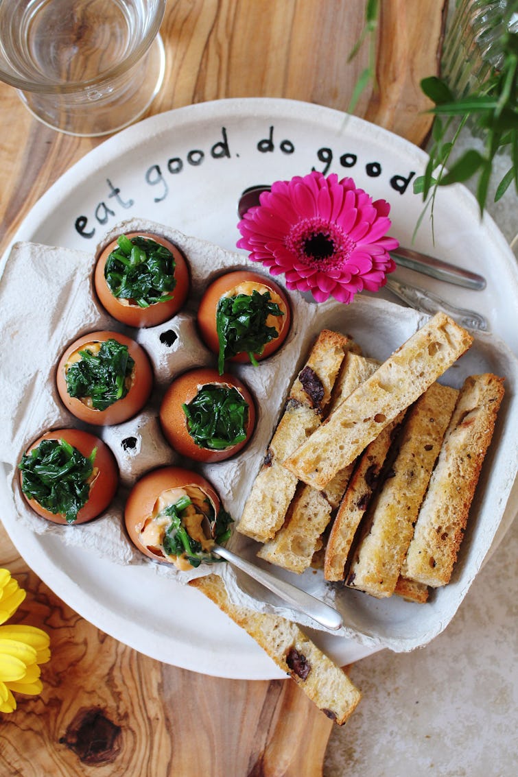 6 easter spinach eggs and bread sticks