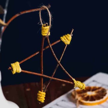 twig star decoration 