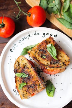 grilled cheese in oddbox plate 