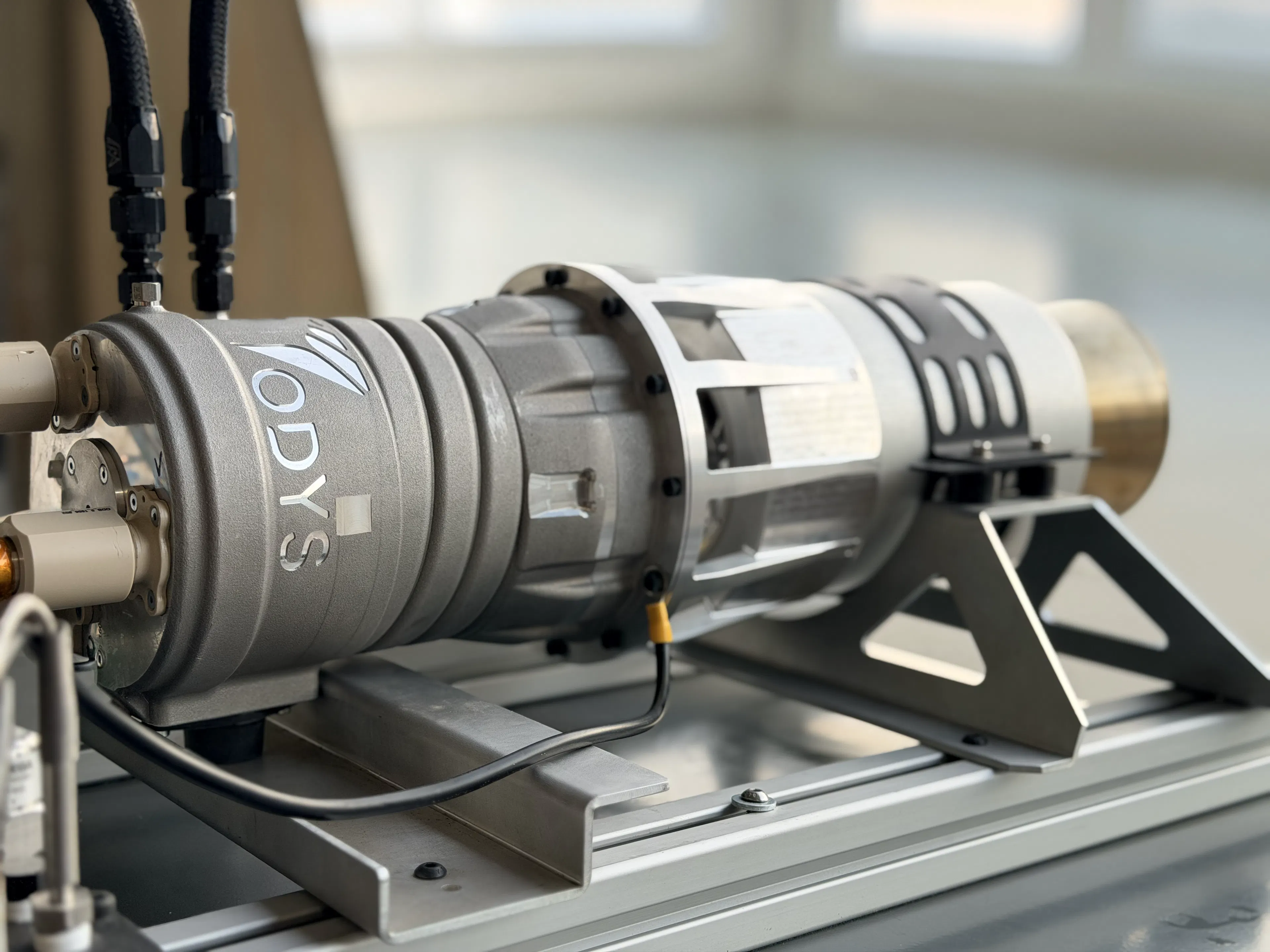 Odys' 100 kW hybrid system on a test bench