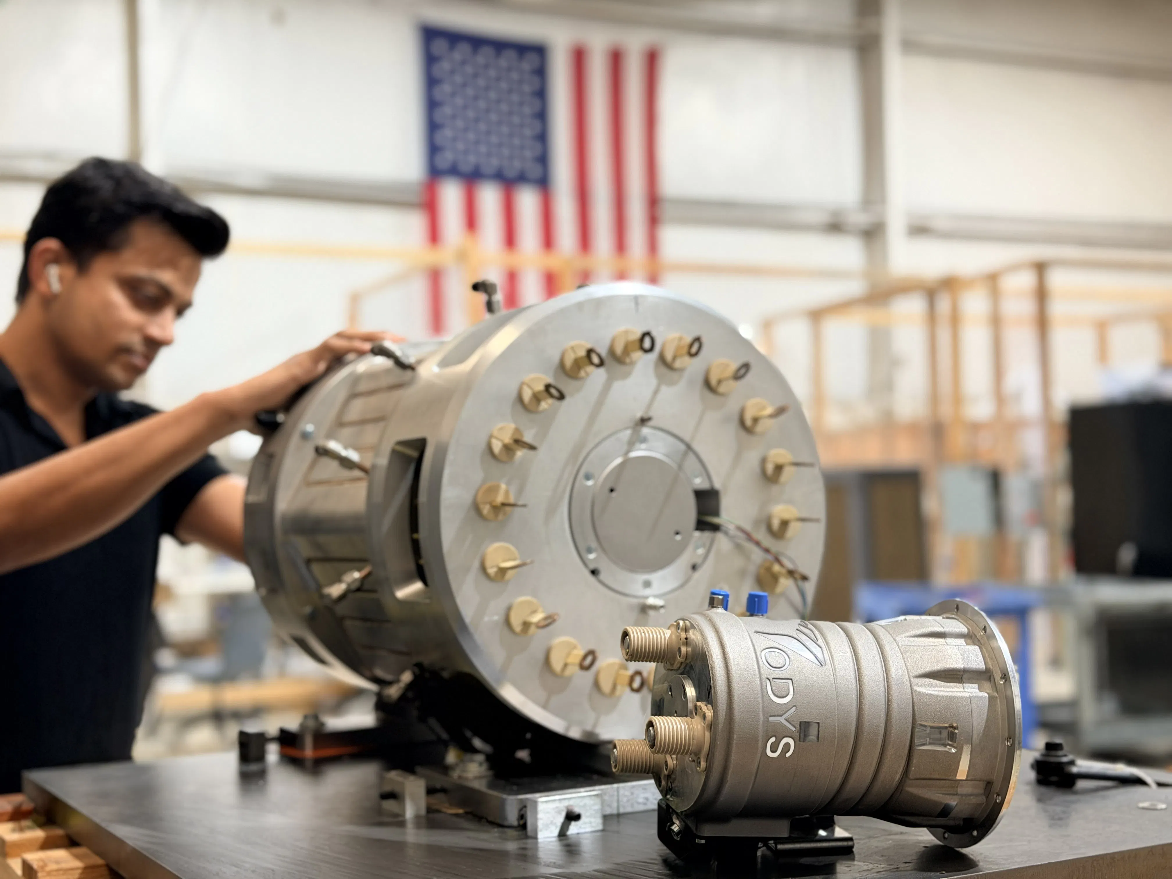 Odys' first generation 1 MW high-speed generator next to a 100 kW high-speed generator