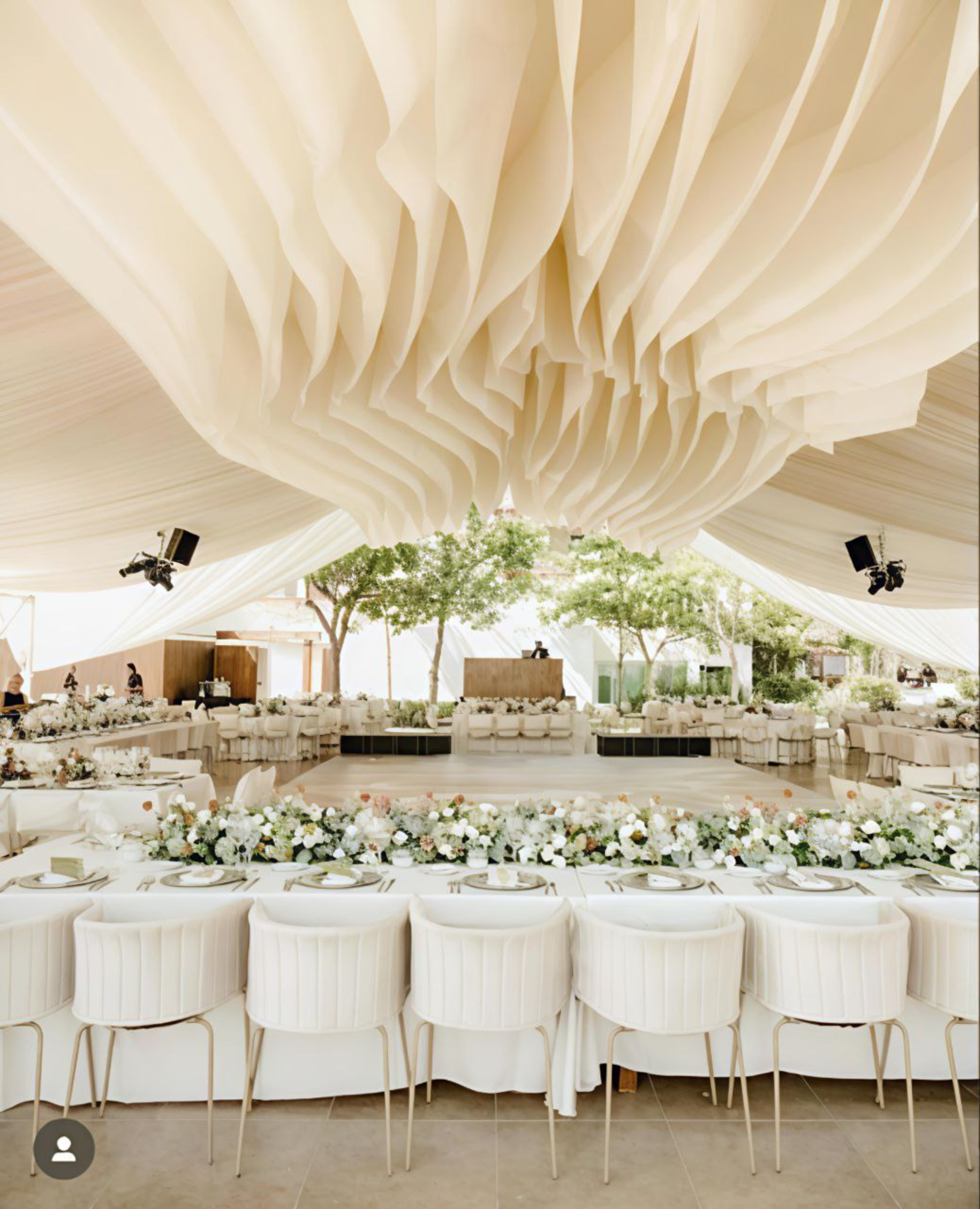 centerpiece & tables & chairs