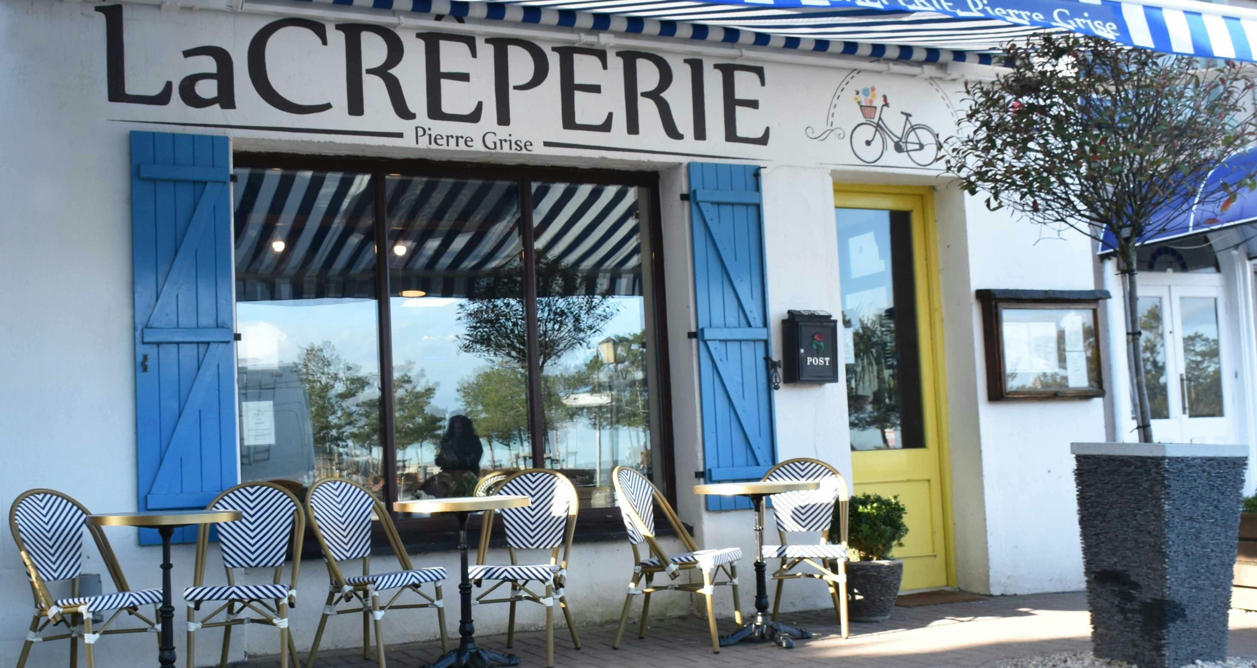 La Creperie Greystones Coffee Shop New Outdoor Furniture