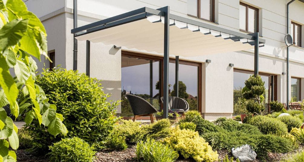 Wave Tarasola Pergola in Modern Garden