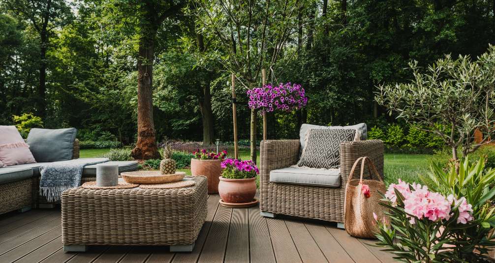 garden furniture built for Irish weather: rattan furniture