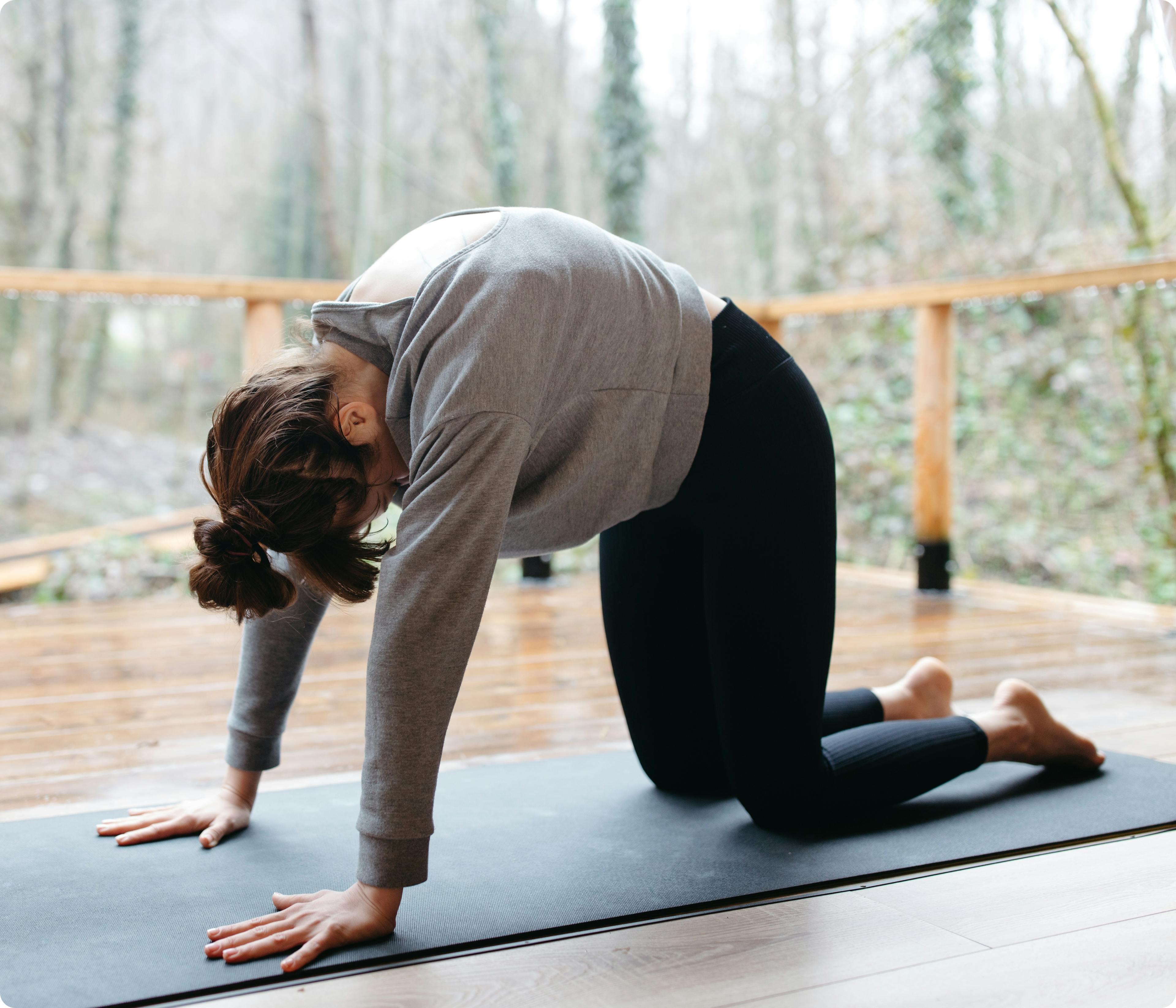8 postures de yoga pour réduire les douleurs dans le bas du dos