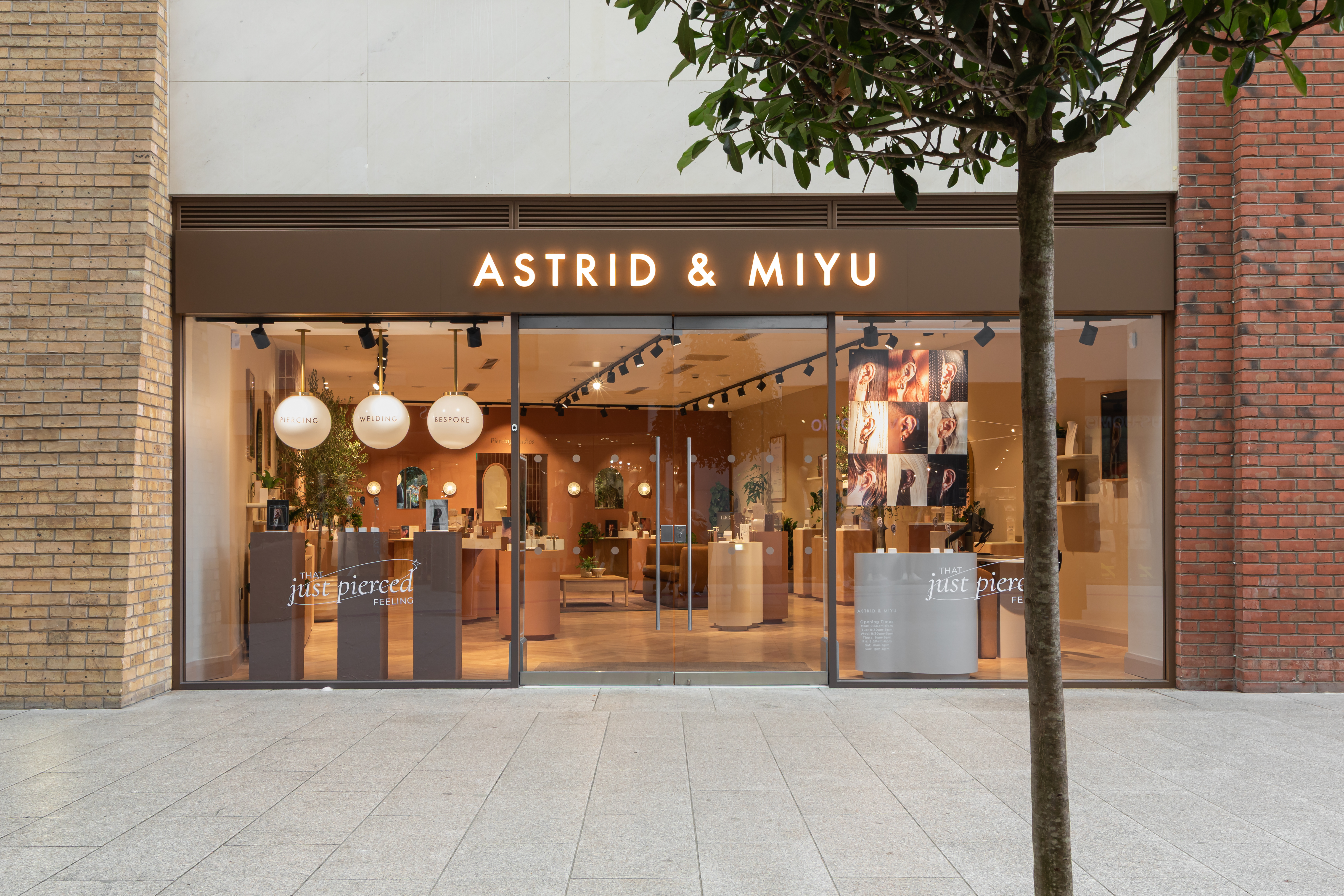 Astrid & Miyu Belfast Store
