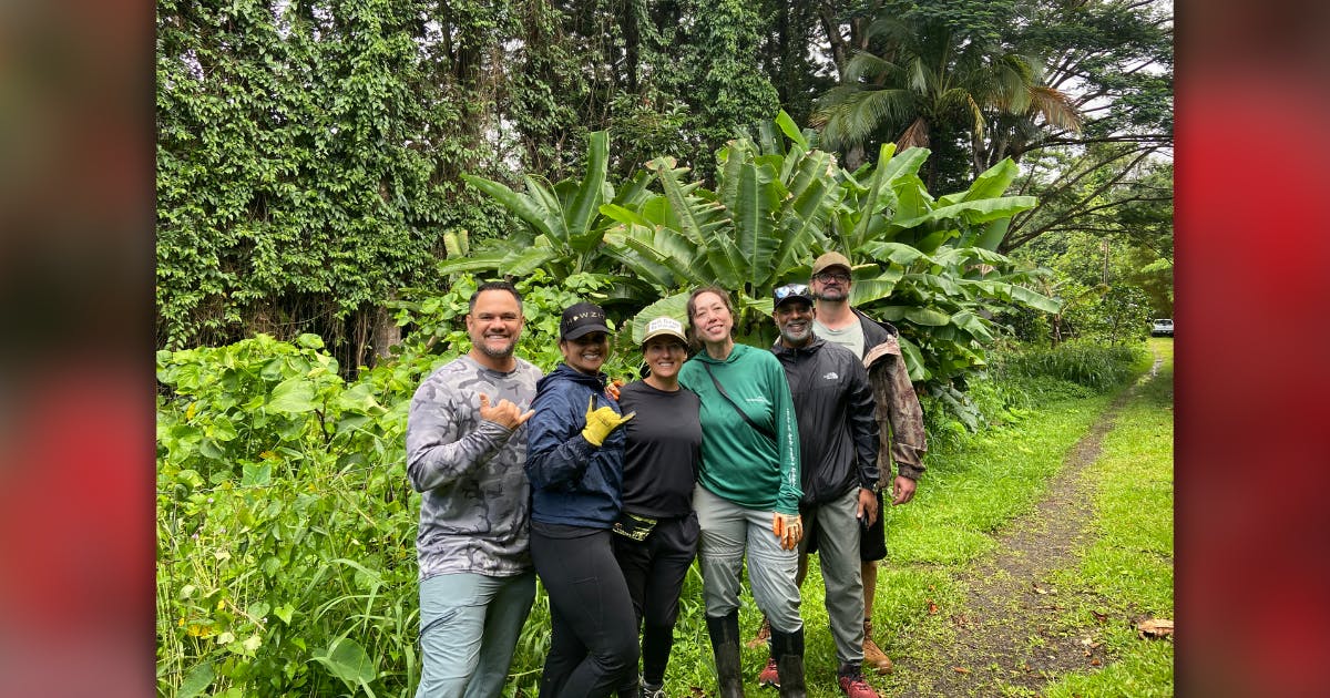 Photo of Cheryl Ka‘uhane Lupenui and members of Omidyar Fellows Cohort IX at Hoʻoulu ʻĀina.