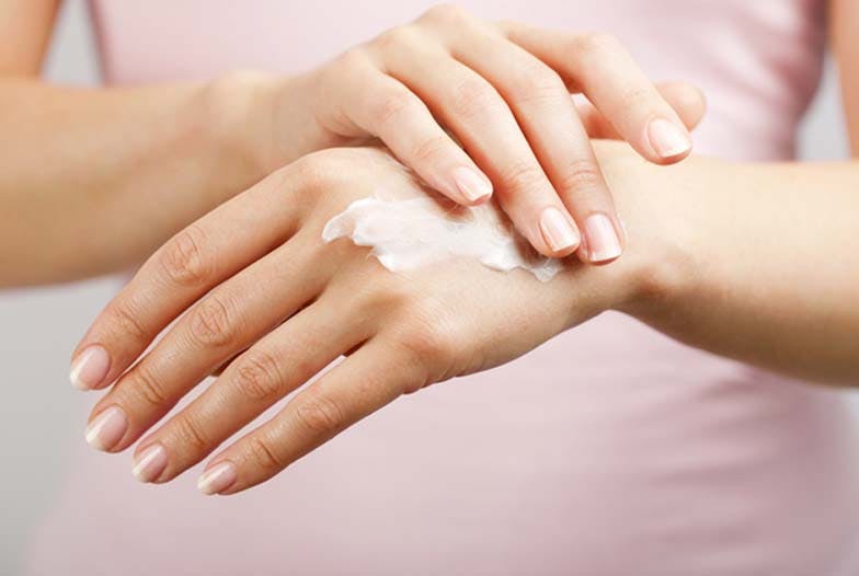 Mains sèches : astuces naturelles pour l'hiver