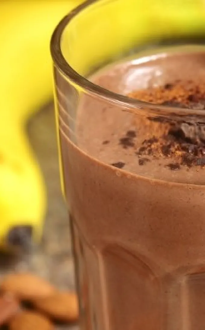 Smoothie banane, cacao cru et baobab
