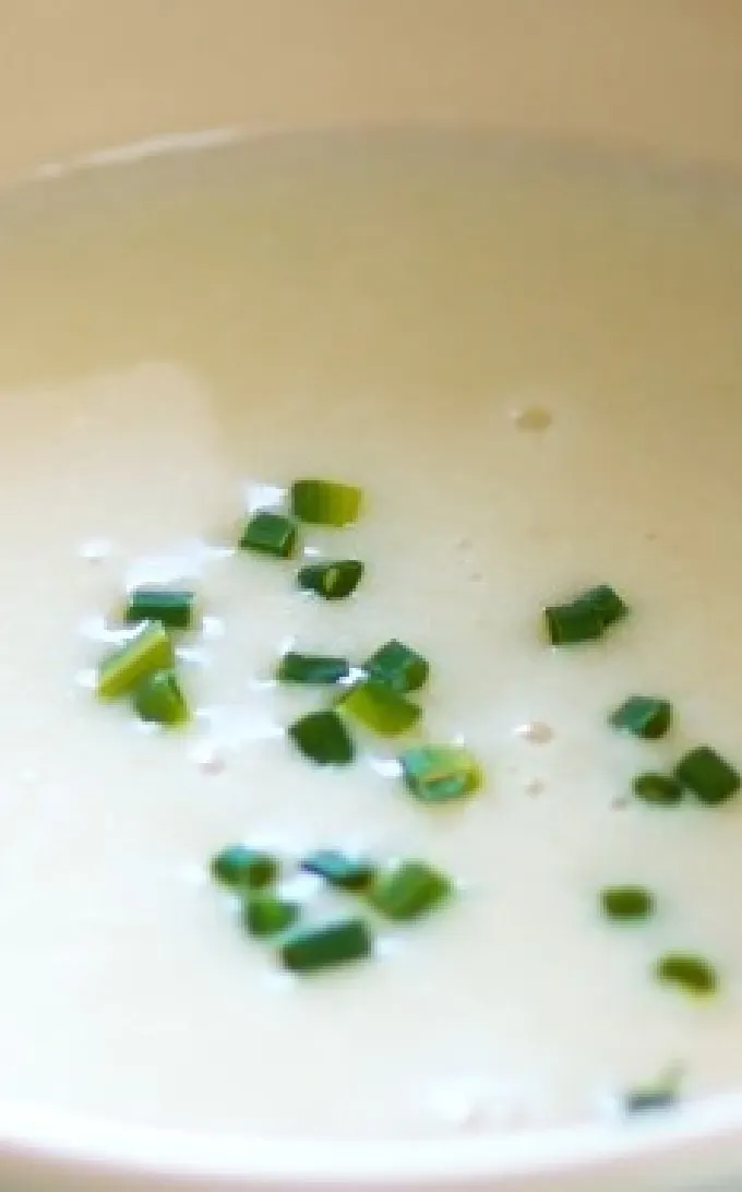 Soupe légère au Chou-fleur, Cumin, Spiruline