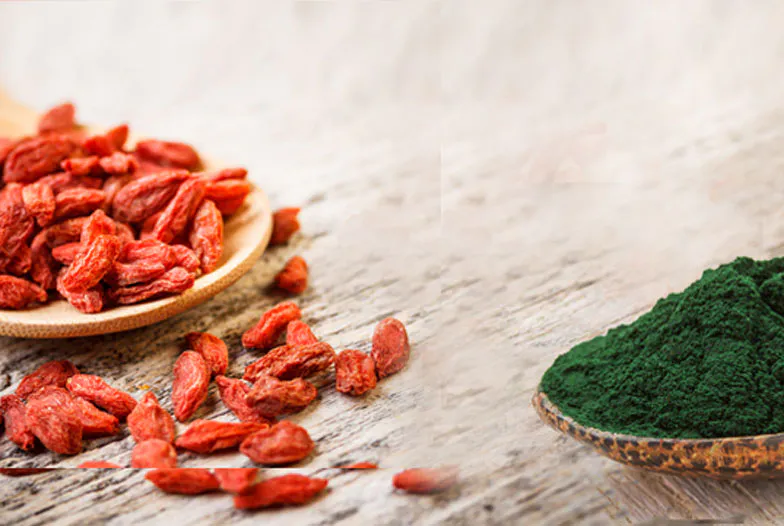 Spiruline & Baies de Goji : 2 superaliments super concentrés nutritivement