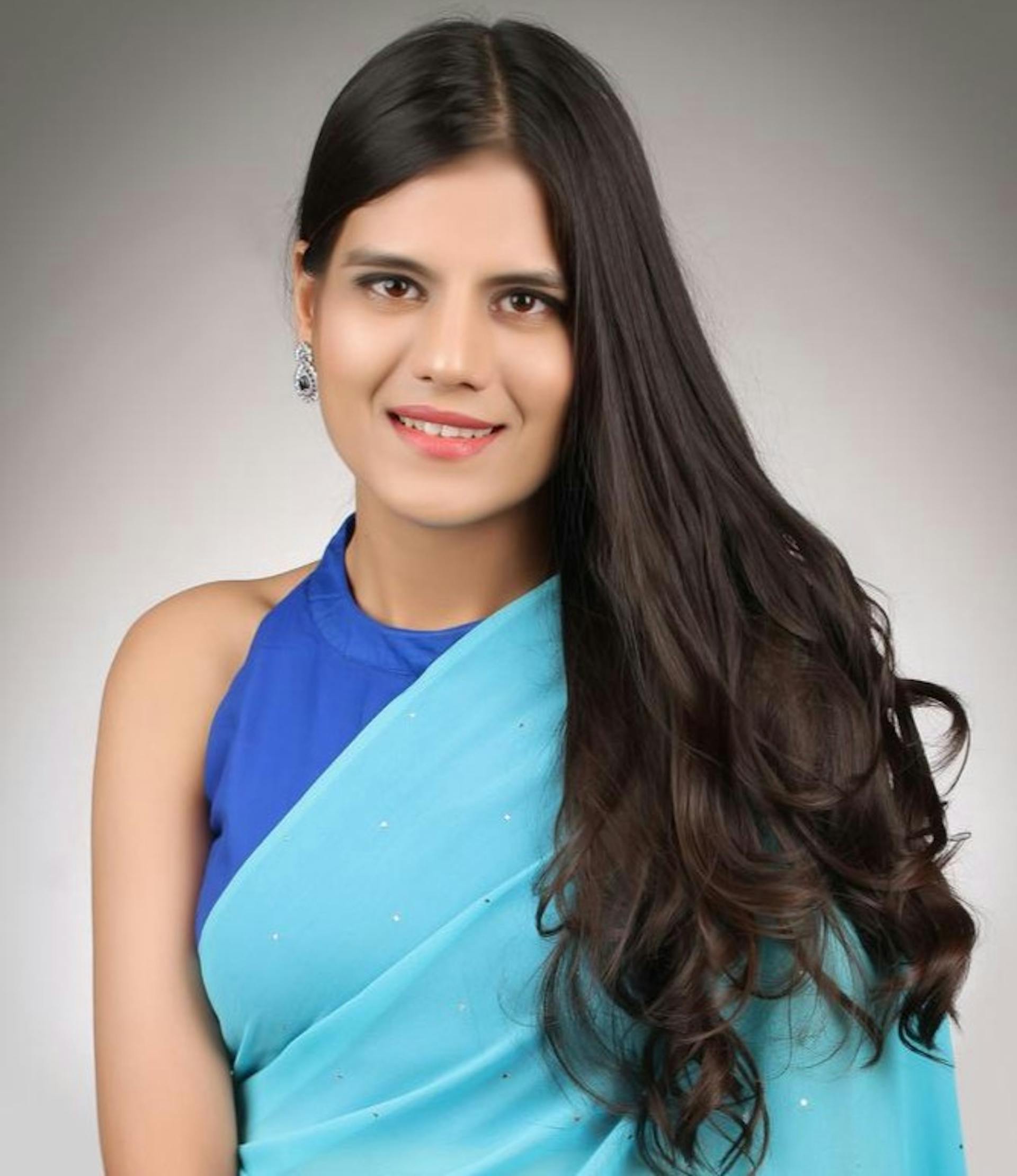 headshot of pragya who is managing director at onebridge