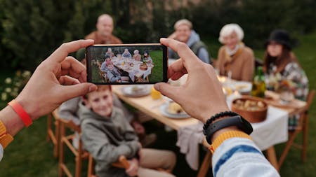 Få familierabatt når du kjøper mobilabonnement