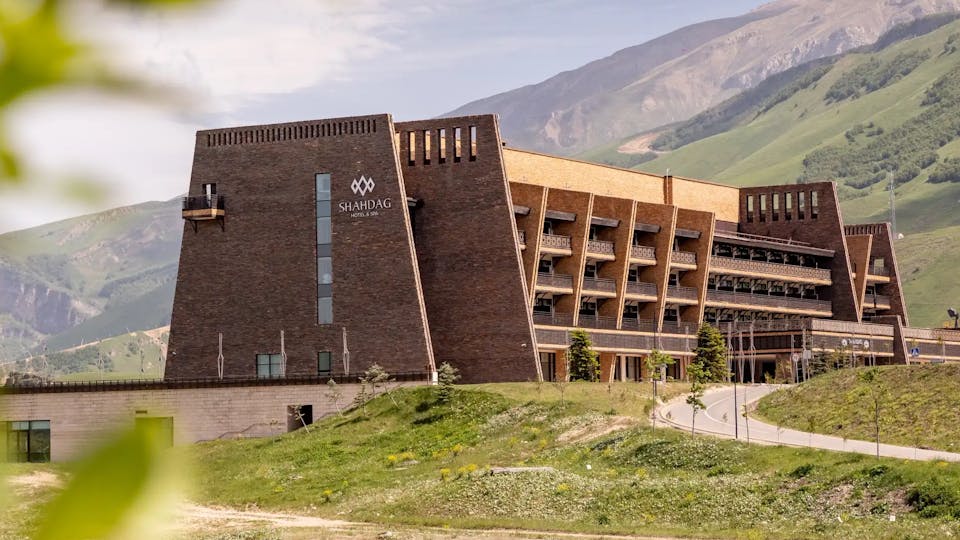 Şahdağ Turizm Mərkəzidoors