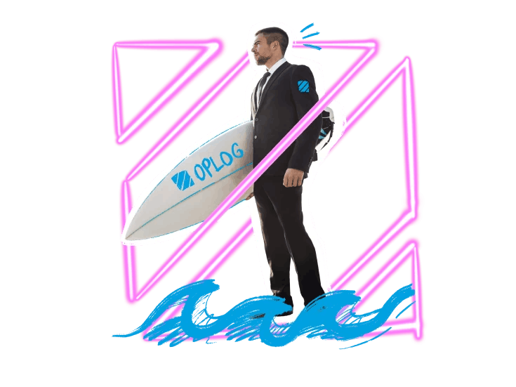 Elinde sörf tahtası olan kişi resmi