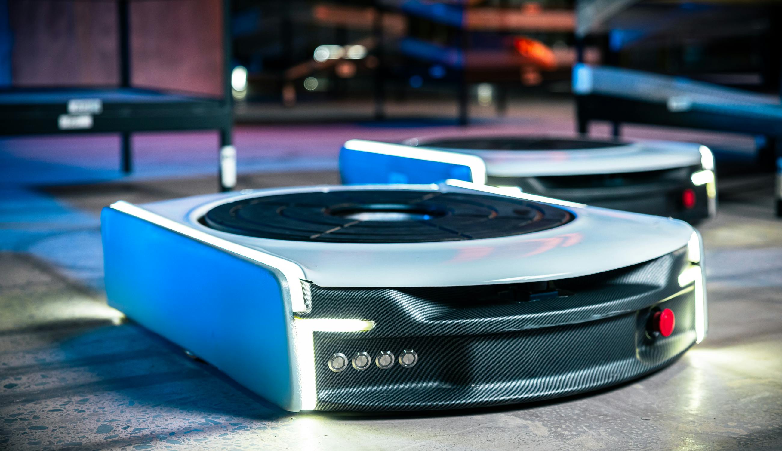 OPLOG's fulfillment robot TARQAN is at the warehouse