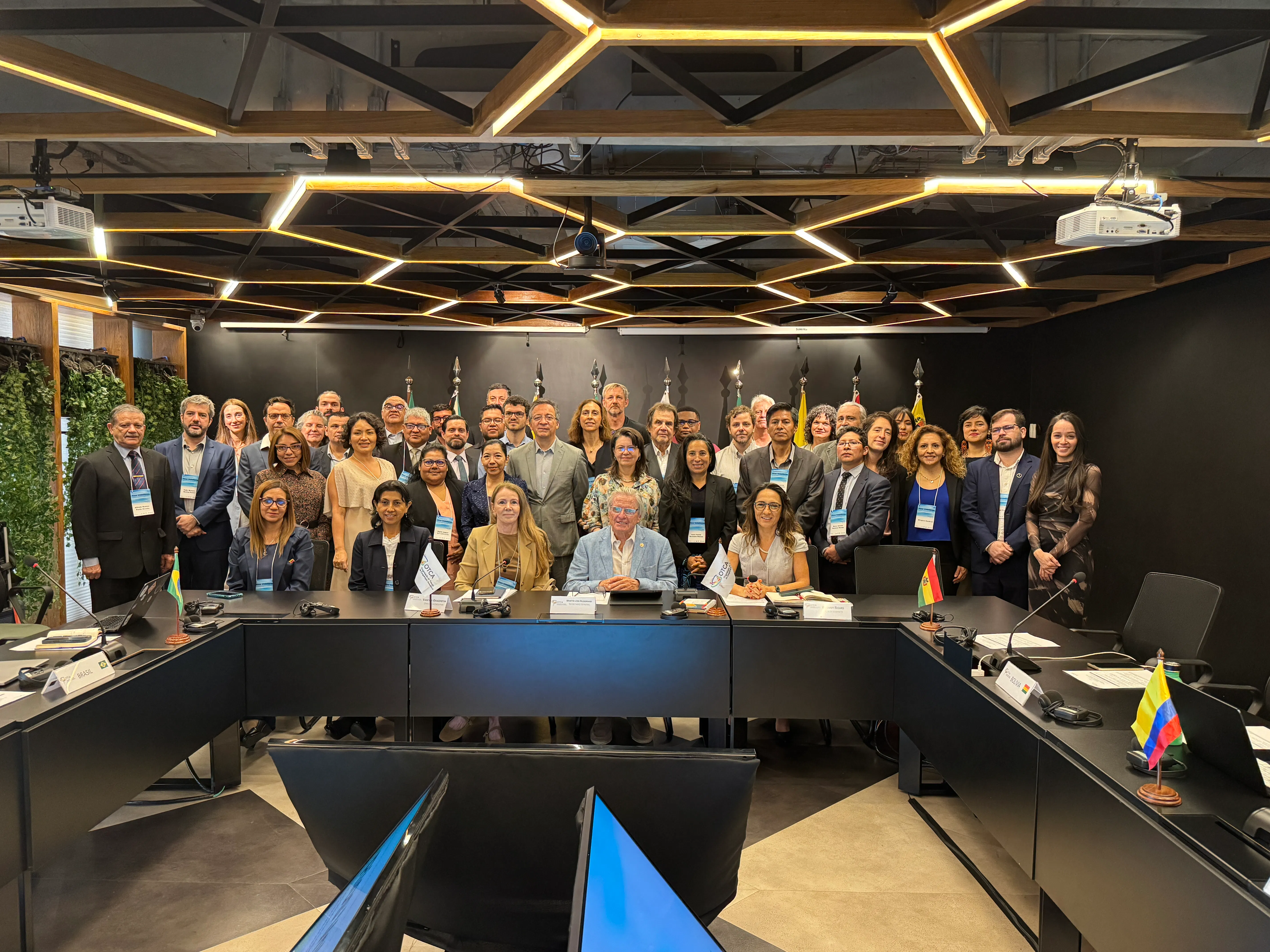 Participantes do Seminário Interno “Rios Voadores, Segurança Hídrica e Valoração Econômica dos Serviços Ecossistêmicos da Amazônia”, realizado em 7 de outubro, na sede da Secretaria Permanente da Organização do Tratado de Cooperação Amazônica (SP/OTCA), em Brasília. Foto Frida Montalvan (OTCA).
