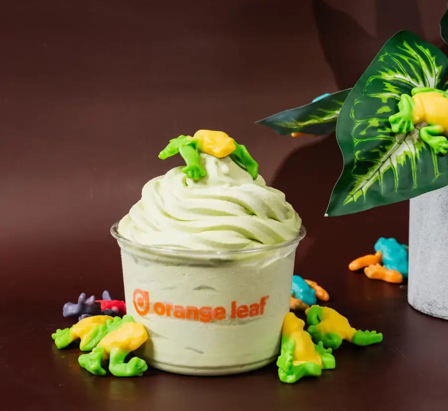Pistachio frozen yogurt with frog gummies