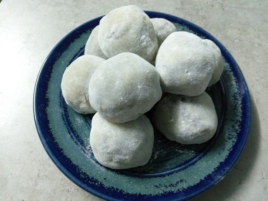 plain mochi on a plate