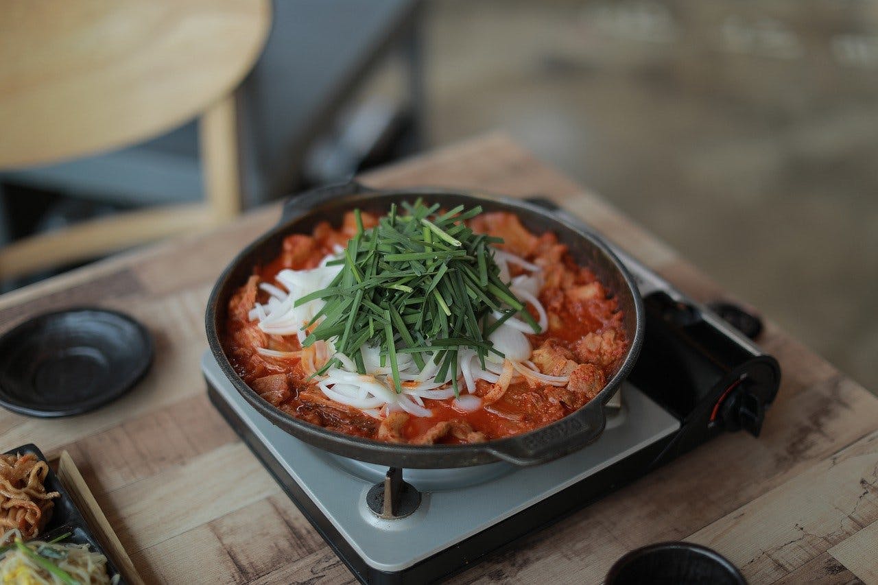 Bulgogi being cooked in a dolsot