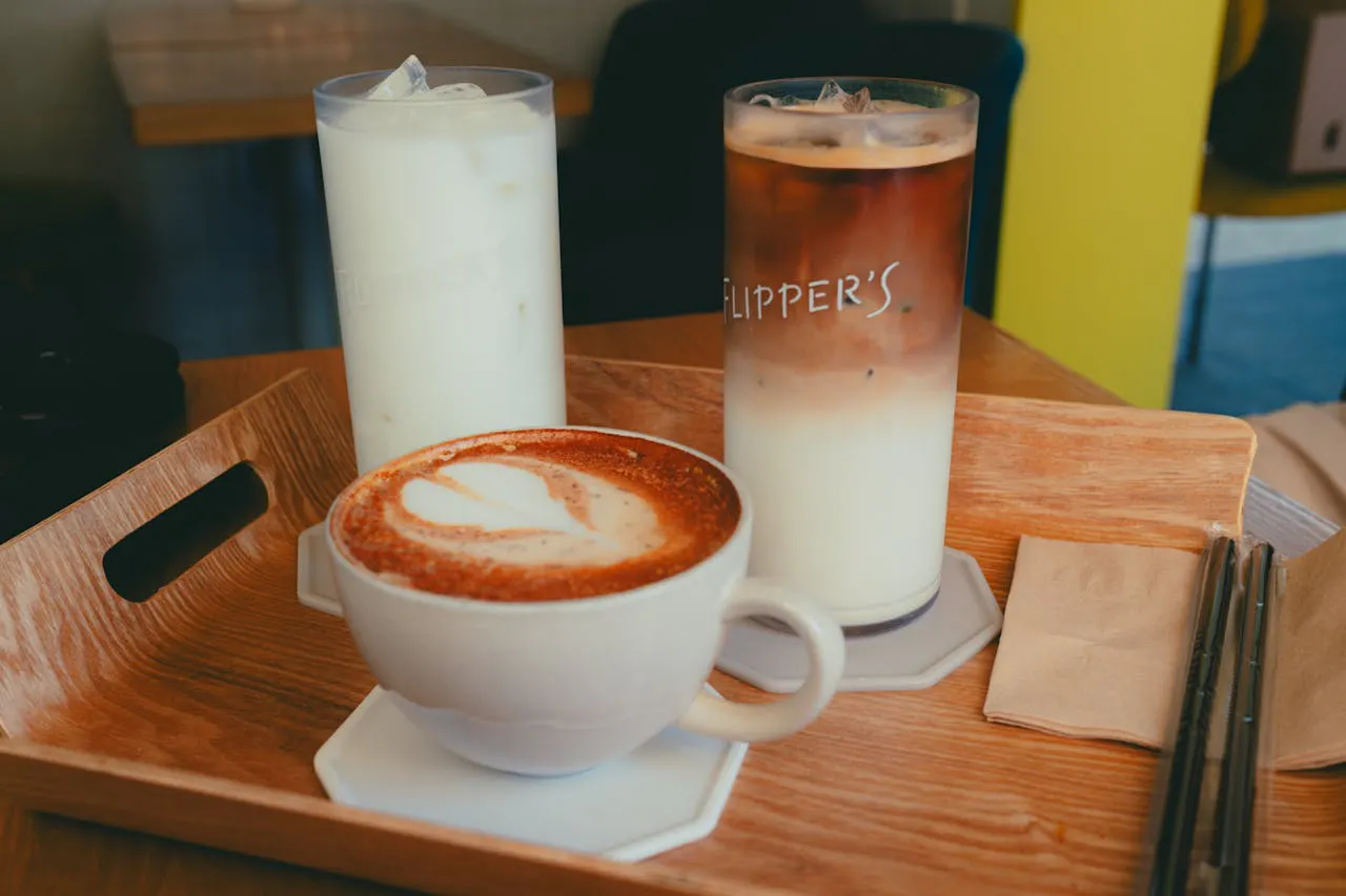 Different coffee drinks in a Korean coffee shop