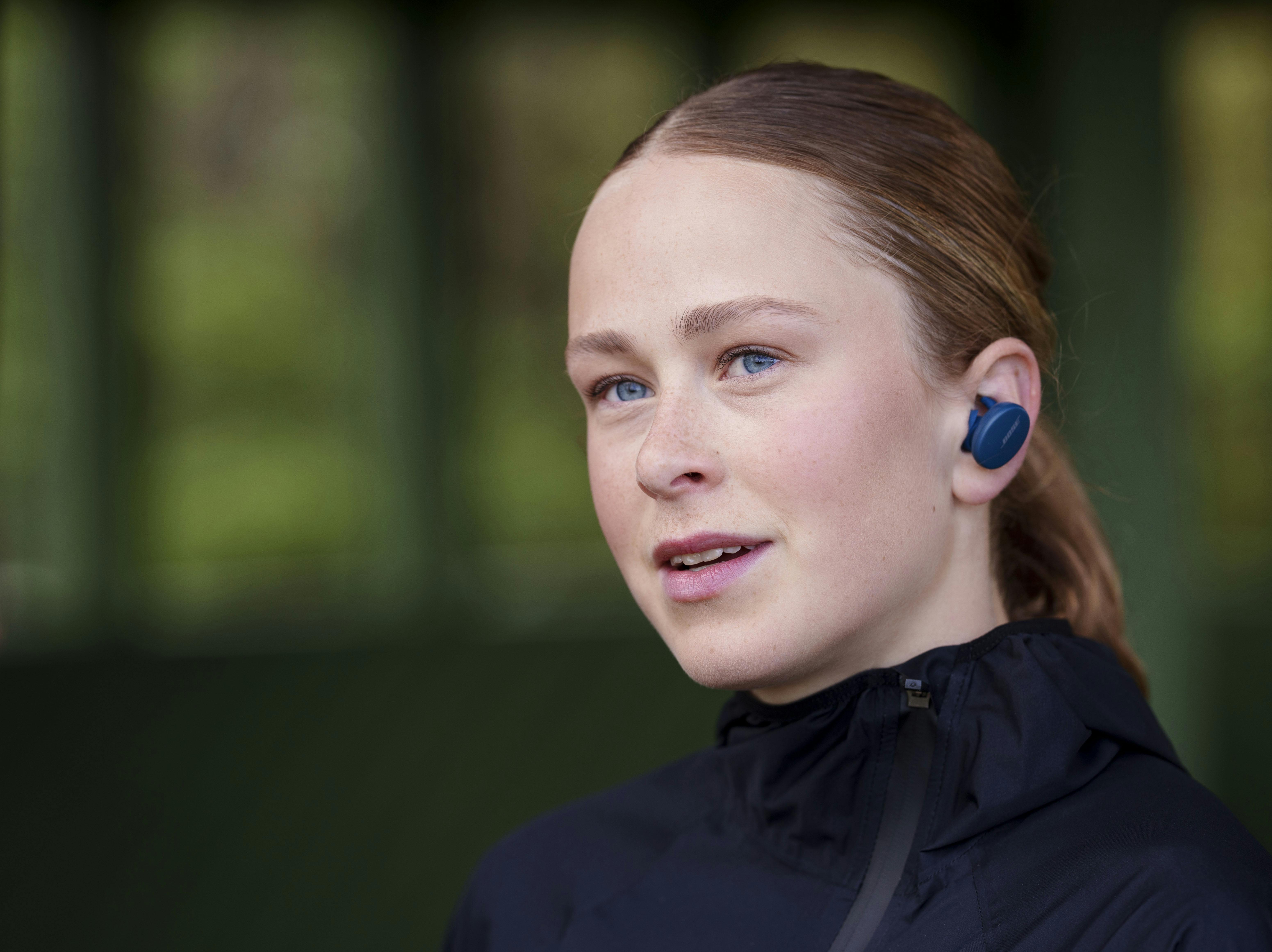 Andrea Kolbeinsdóttir með Bose Sport Earbuds